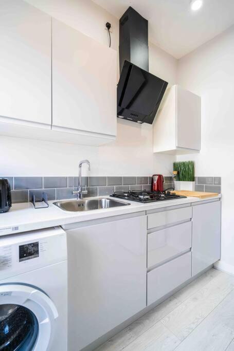 バーミンガムModern Flat In Moseley With Free Parkingアパートメント エクステリア 写真