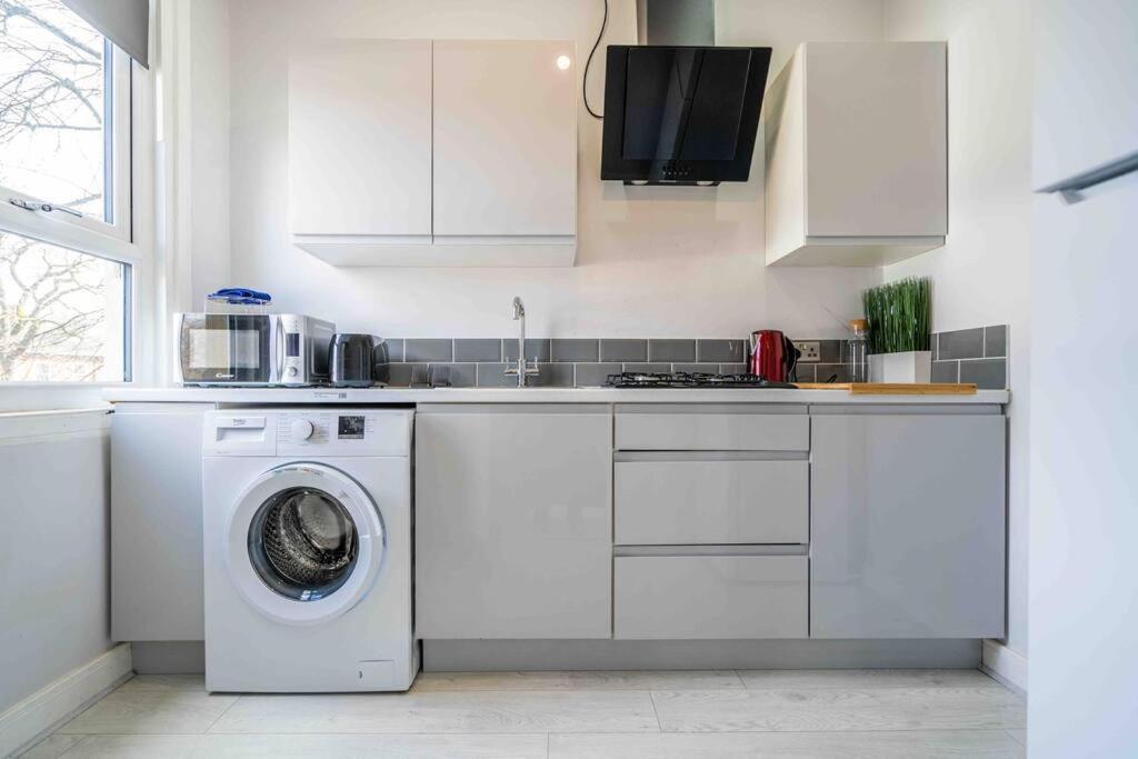 バーミンガムModern Flat In Moseley With Free Parkingアパートメント エクステリア 写真