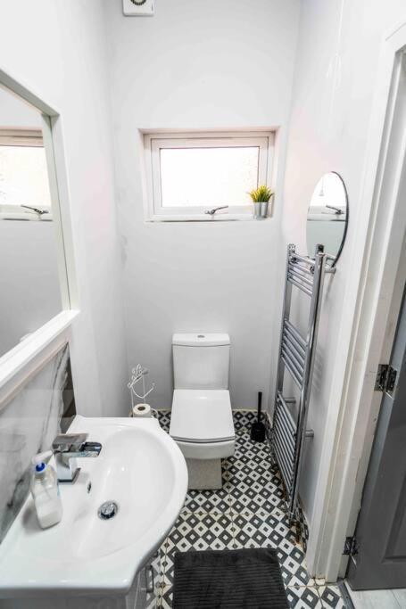 バーミンガムModern Flat In Moseley With Free Parkingアパートメント エクステリア 写真